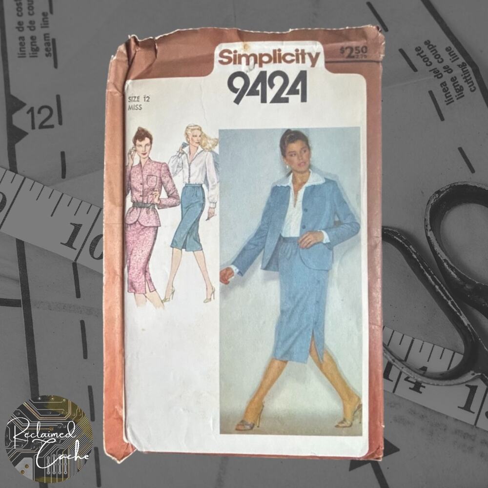 Simplicity 9424 Misses' Suit with Unlined Jacket and Blouse Pattern - Size 12